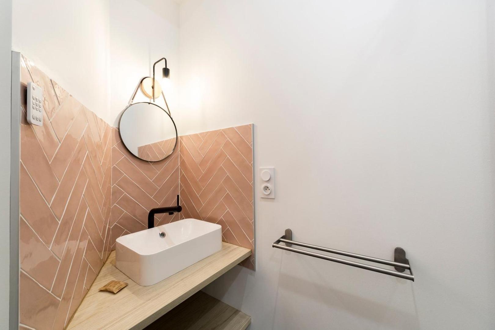 Studio - Proche Metro Ail Лион Экстерьер фото